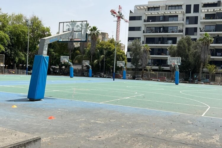 מגרש אימוני כדורסל בתל אביב